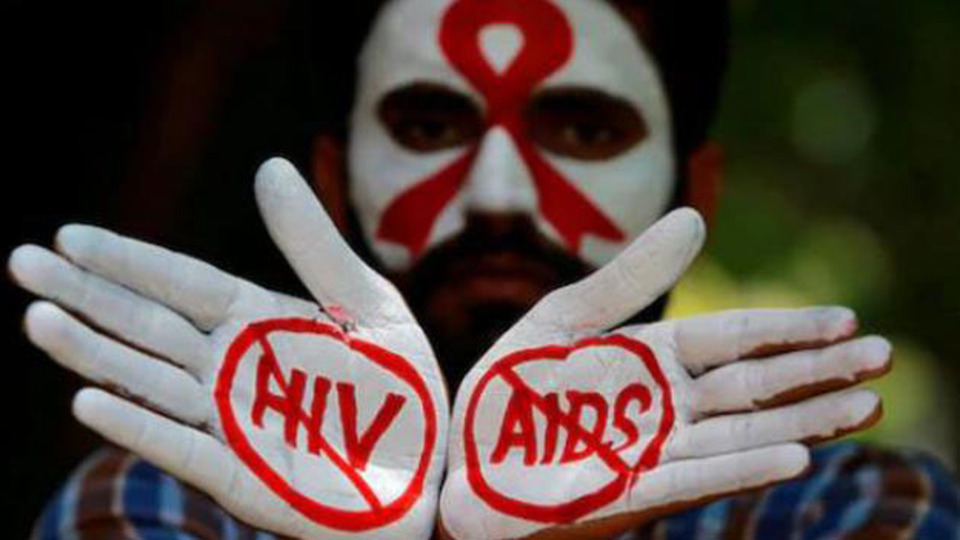 AIDS belirtileri nelerdir? AIDS bulaşıcı mıdır?
