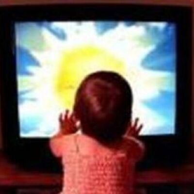 3 yaşındaki Melek televizyon kurbanı!