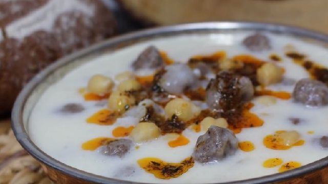Aya köfteli çorba nasıl yapılır?