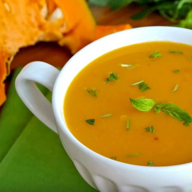 Kremalı balkabağı çorbası nasıl yapılır?