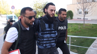 Öldürdüğü adamdan şikayetçi oldu