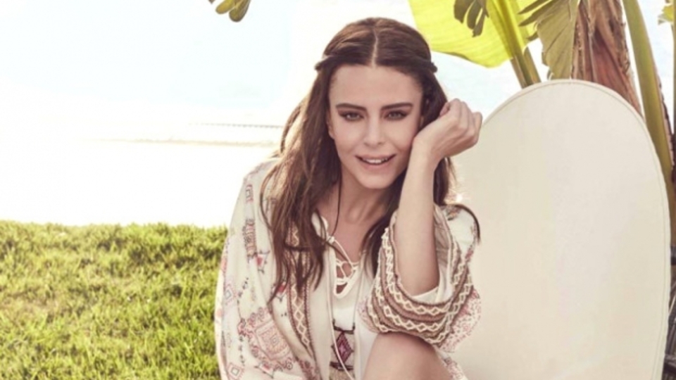 Simge Sağın kimdir?