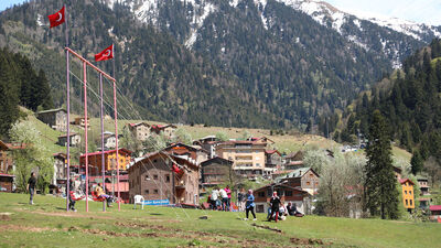 Ayder Yaylası'na bayramda yoğun ilgi
