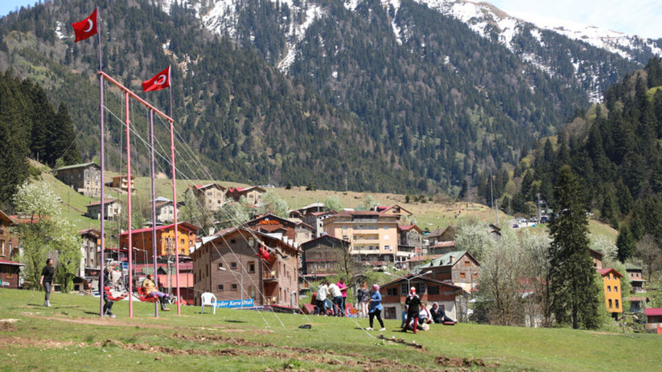 Ayder Yaylası'na bayramda yoğun ilgi