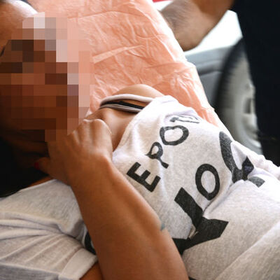 Hamile eşini otomobilden attı!