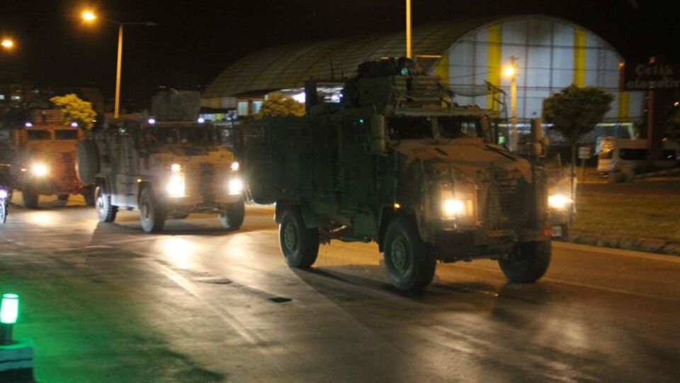 Suriye sınırına gece yarısı askeri sevkiyat