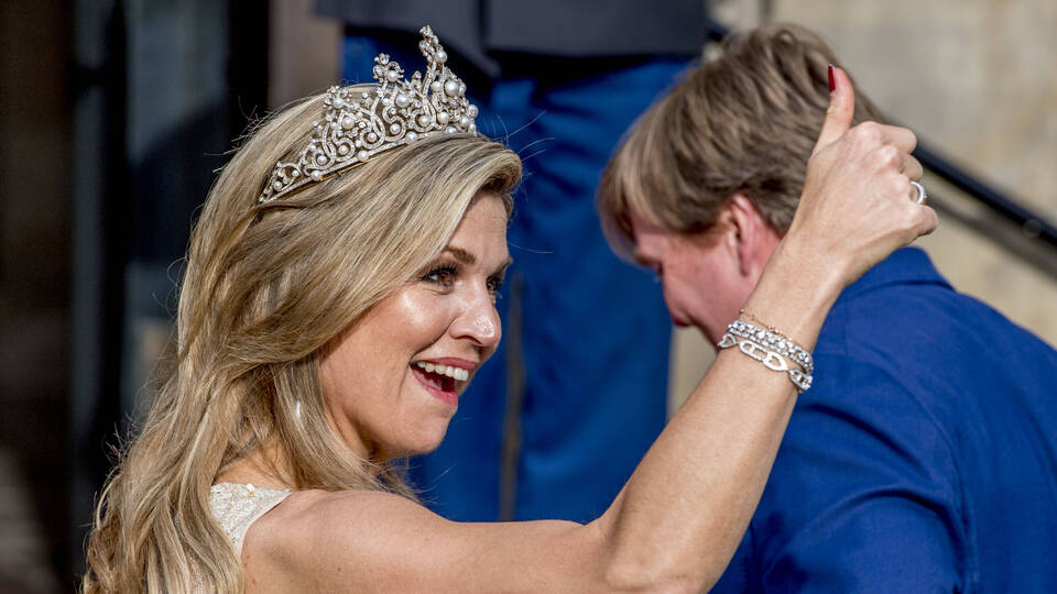 Hollanda kraliçesinin çılgın dansına sansür!