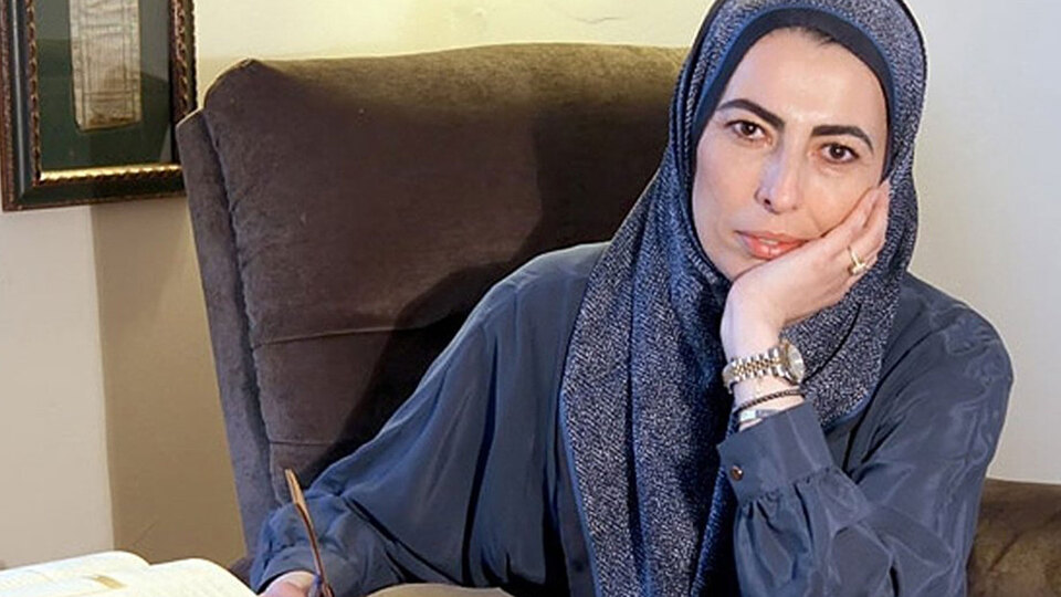 Nihal Olçok kimdir?