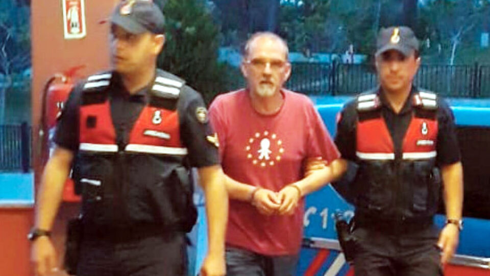 KOAH hastasının fişini çekip öldürdü!