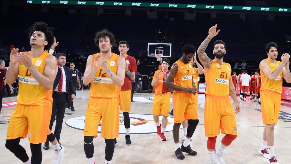 Galatasaray galibiyet ile başladı