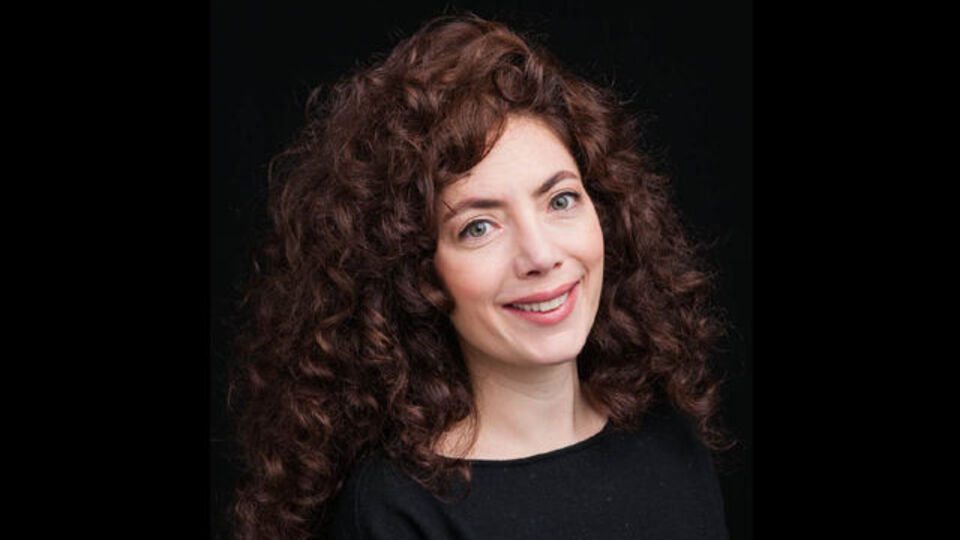 Akasya Asıltürkmen kimdir?