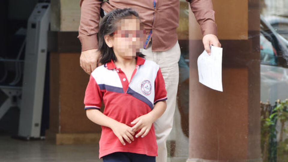 Annenin acımasız cezası! Öğretmeni fark etti...