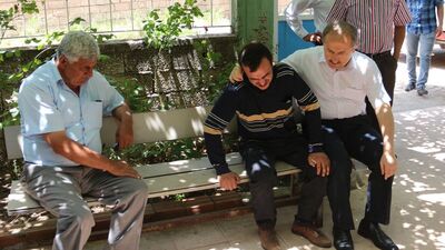 Kızının acısına zor dayandı