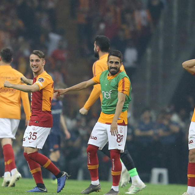 Galatasaray, Fenerbahçe'den unvan aldı