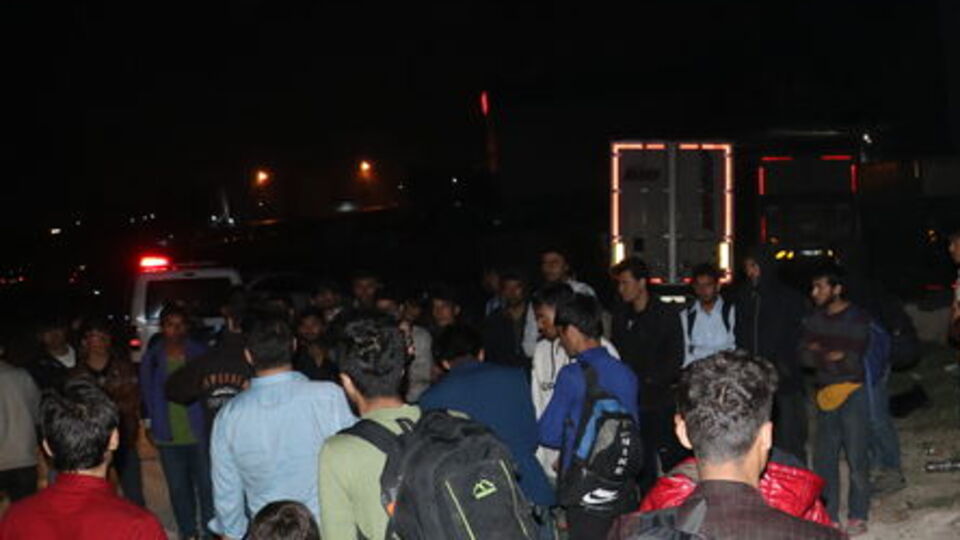 Adana'da 50 kaçak göçmen yakalandı