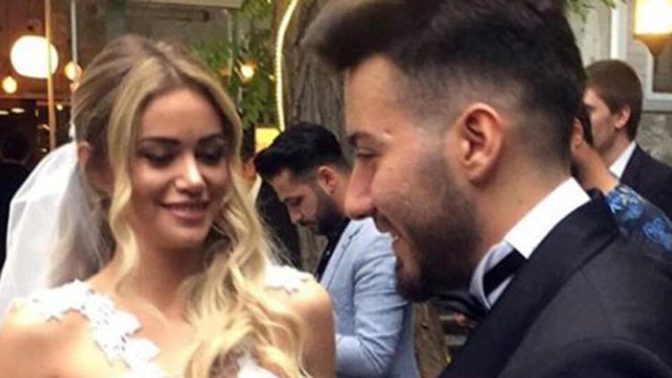 Enes Batur evlendi mi?