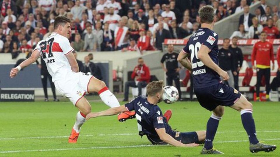 Ozan'lı Stuttgart berabere kaldı