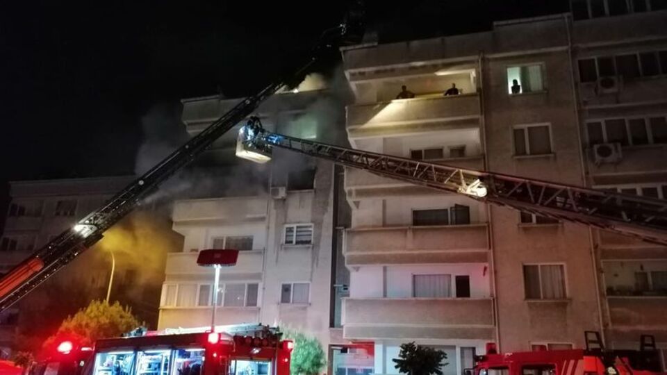 Tuzla'da yangın! 4 yaralı