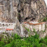 200 metrelik sarp yamaçta zor görev! Sona gelindi...