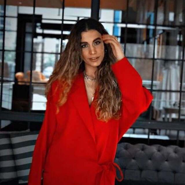 Zeynep Mayruk kimdir?