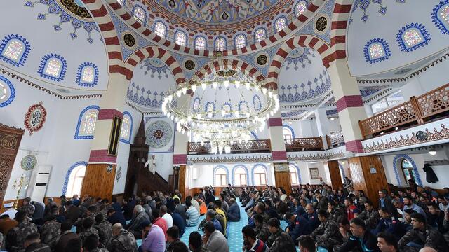 24 Mayıs Bursa Cuma namazı saat kaçta?