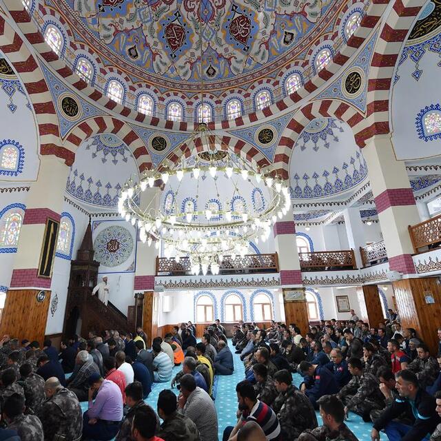 24 Mayıs Bursa Cuma namazı saat kaçta?