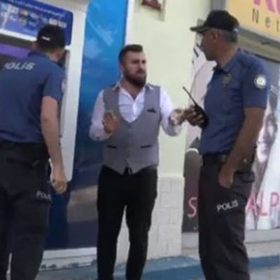 Kira parasını yutan ATM'yi dövdü!