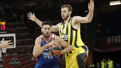 2 sezon daha Anadolu Efes'te