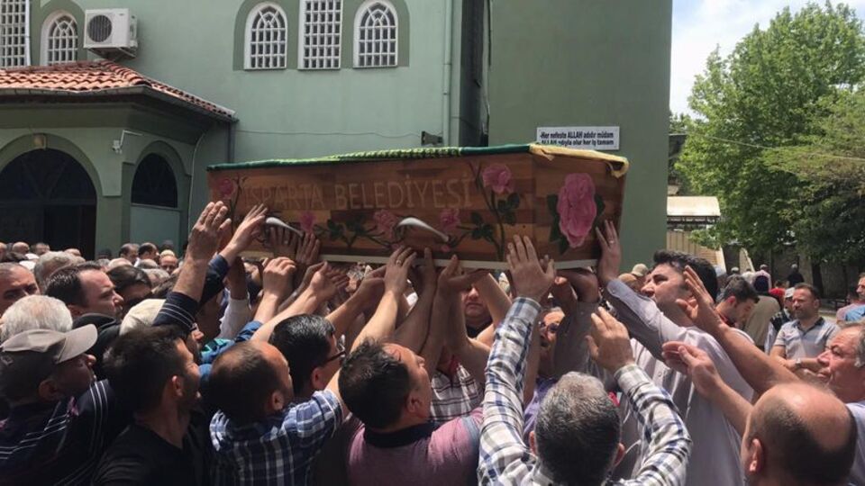 Silahla oynarken yanlışlıkla 5 yaşındaki kardeşini vurdu