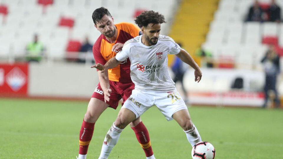 Douglas, Sivasspor'a veda etti