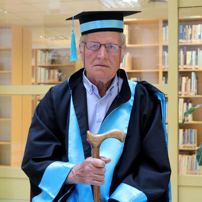 Hurdacılıktan akademiye! 3 yılda bitirdi!