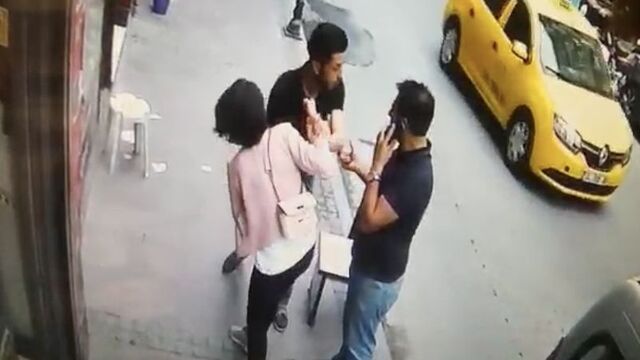 Ekmek bıçağıyla dehşet saçtı! Geri adım atmayan esnafa saldırdı