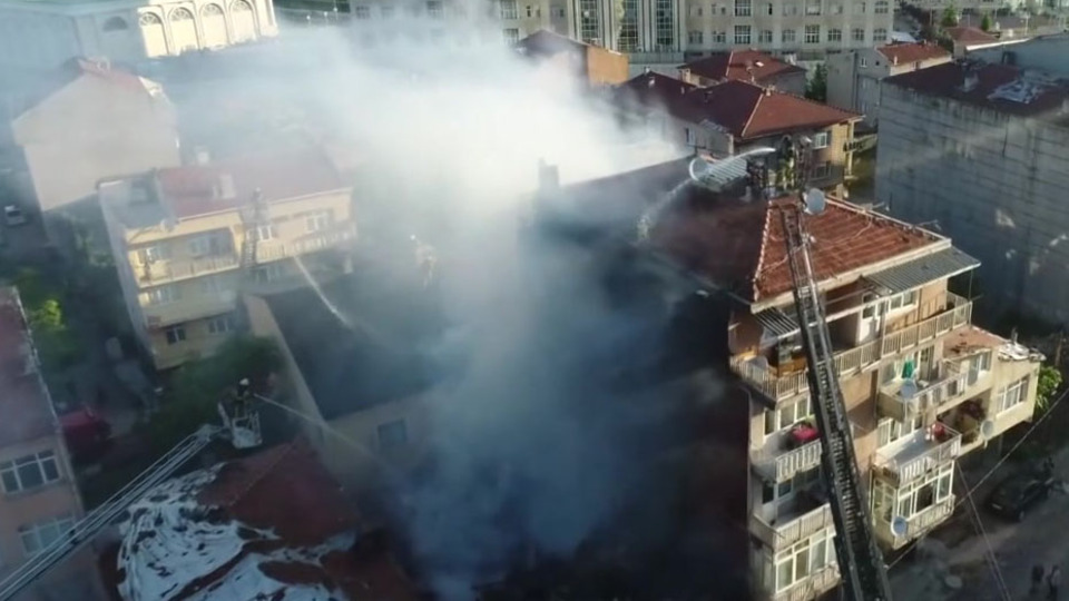 Fikirtepe'de yangın! 2 ölü, 4 yaralı!