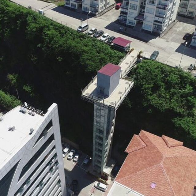 Mahalleden mahalleye asansörlü geçiş