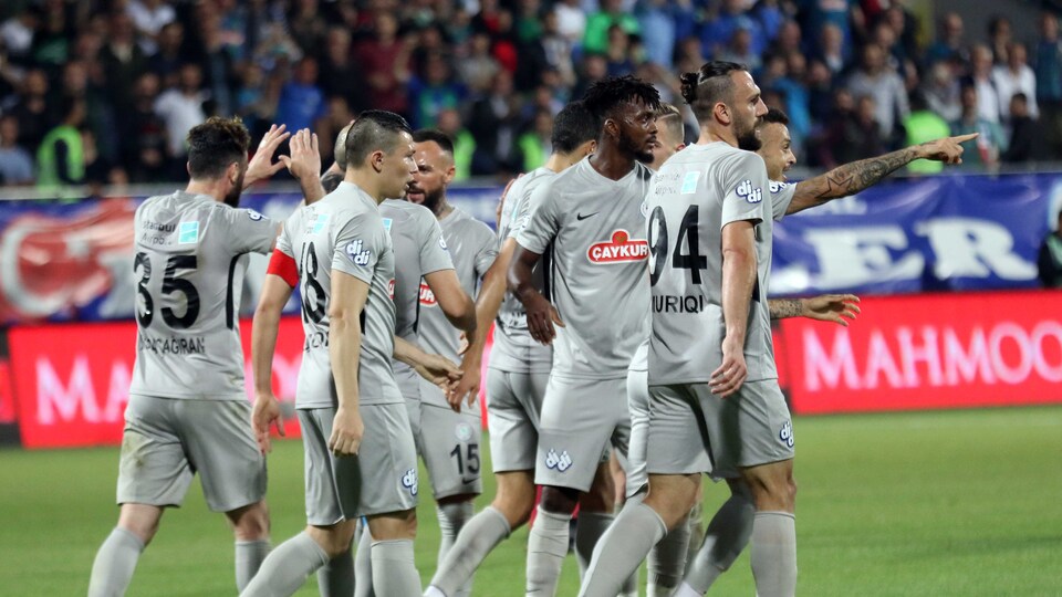 Rizespor ikinci yarıda ayağa kalktı