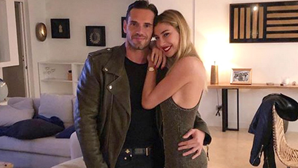 Şeyma Subaşı'dan aşk pozu