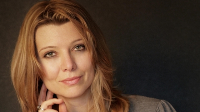 Elif Şafak kimdir?