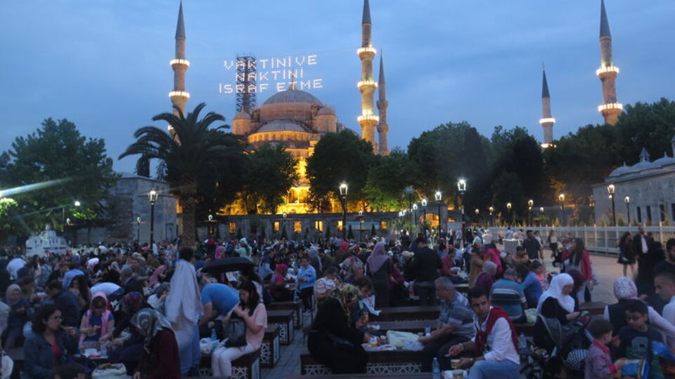 İstanbul iftar vakti bugün saat kaçta?