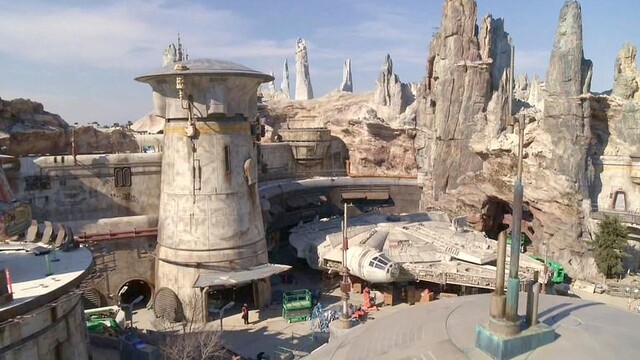 Star Wars evreninden ilk fotoğraflar