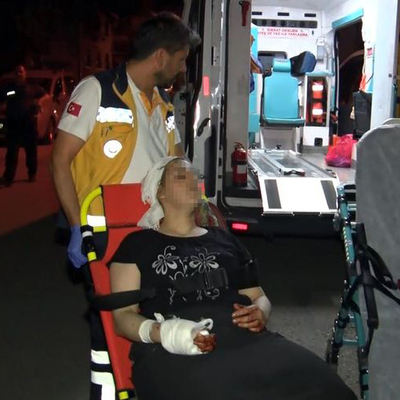 Tartıştığı eşini bıçakladı