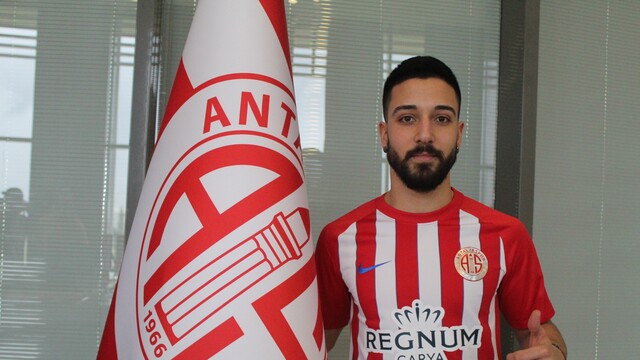 Antalya Tarık Çamdal'la 1 yıl uzattı