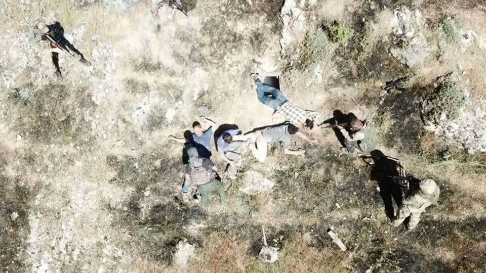 İşte 4 teröristin teslim olma anı!