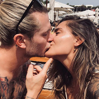 Karius'tan aşk pozu