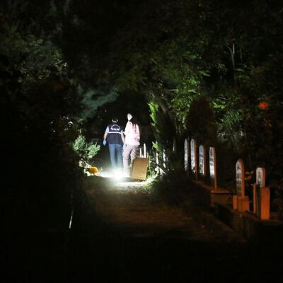 Çocuklar mezarlıkta buldu!