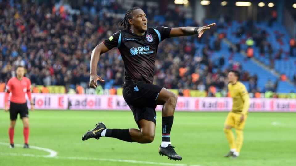 Rodallega yıllık ücretinde diretiyor