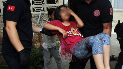 Evine bayramlık getiren öğretmeni ortaya çıkardı