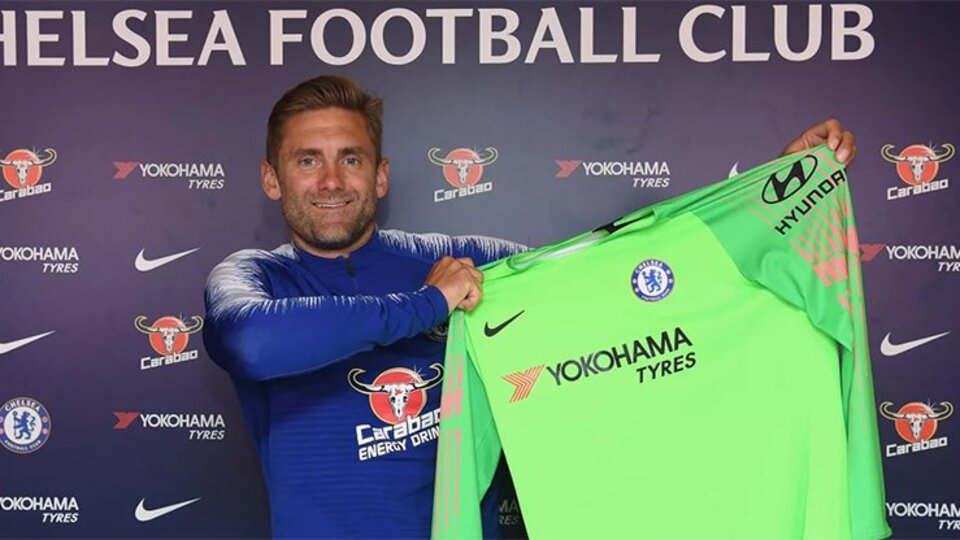 Chelsea'nin tecrübeli kalecisi futbolu bıraktı