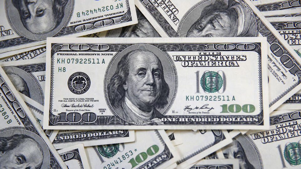 Dolar 5.84'ün altına indi