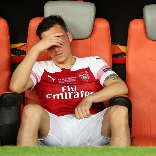 İngiliz basını Mesut Özil'in geleceğini tartışıyor: Özil'e ne oldu?