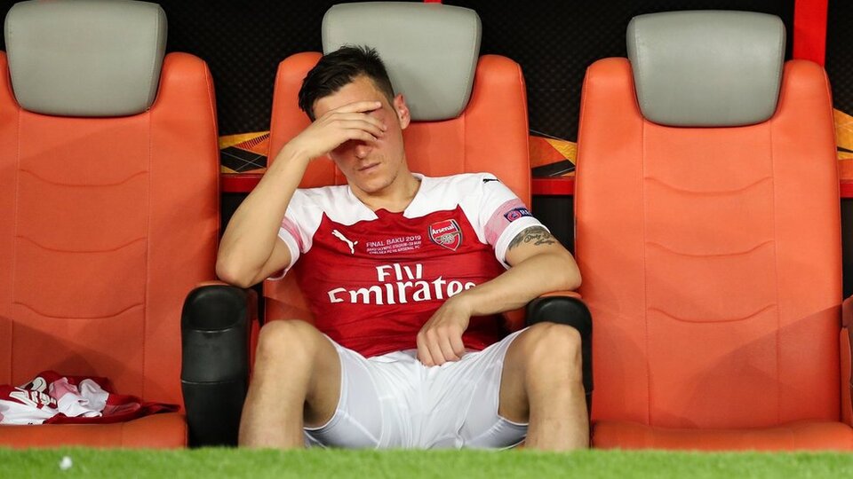 İngiliz basını Mesut Özil'in geleceğini tartışıyor: Özil'e ne oldu?